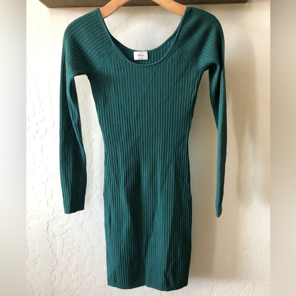 Wilfred Aritzia|Emerald Forest Green Ribbed Long sleeve Bodycon Dress•••Small - Picture 2 of 12